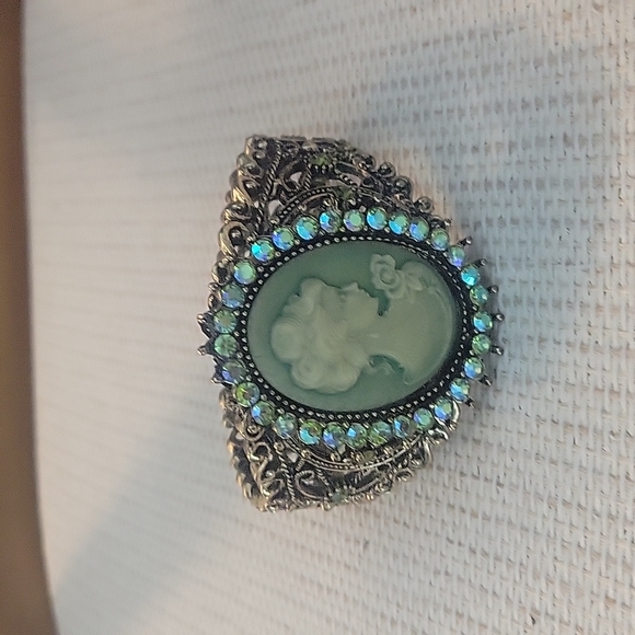 Meet your Posher, Agatha - Picture 4 of 4